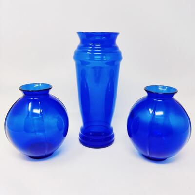 UNIQUE VINTAGE COBALT BLUE VASES LOT