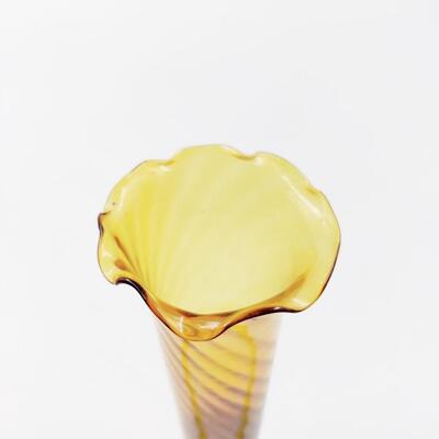 ELEGANT VINTAGE AMBER FOOTED VASE