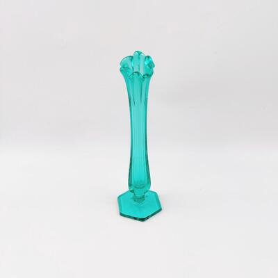 STUNNING AQUA WESTMORELAND SWUNG HEX FOOTED BUD VASE