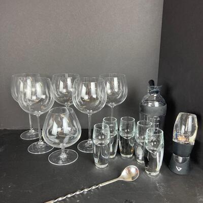 Lot 3044  Crate & Barrel Kirby Cordials & Bar Accessories Wine Glasses