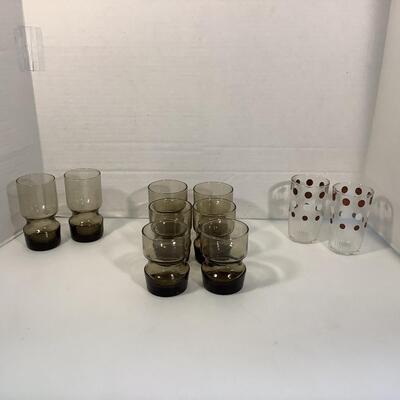 Lot 3045. Pair of Vintage Hazel Atlas Brown and White Dot Glasses & Eight Mid-Century Modern Smokey Bierglasses