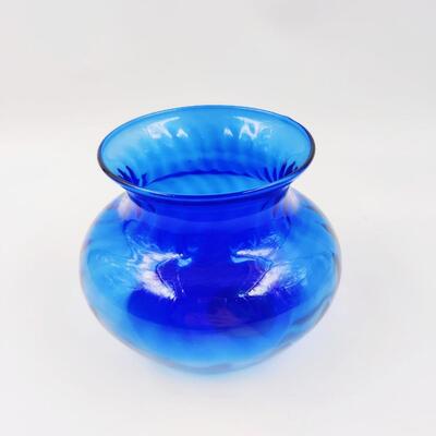 VINTAGE INDIANA GLASS "ILLUSIONS" COBALT VASE