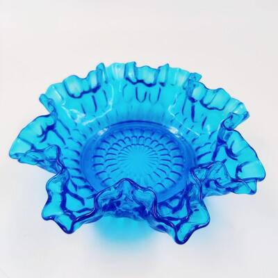STELLAR VINTAGE FENTON COLONIAL BLUE THUMBPRINT PATTERN RUFFLE BOWL