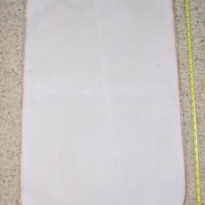 NICE SOFT BATHROOM RUG