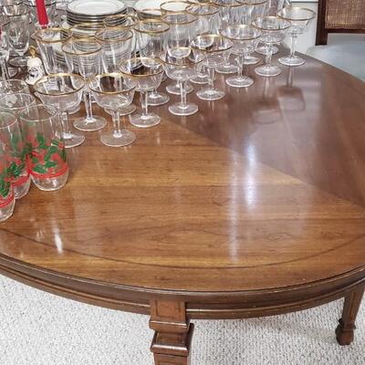 Dining Table & 6 Chairs