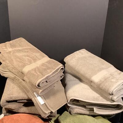 Lot 3083  Restoration Hardware Towels & Wamsutta Hotel Towels