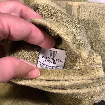 Lot 3083  Restoration Hardware Towels & Wamsutta Hotel Towels