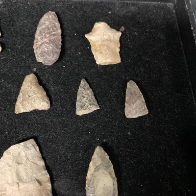 PRIMITIVE ARROW HEADS AND TOOLS