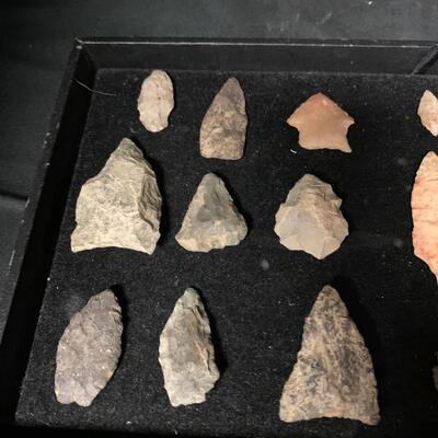 PRIMITIVE ARROW HEADS AND TOOLS