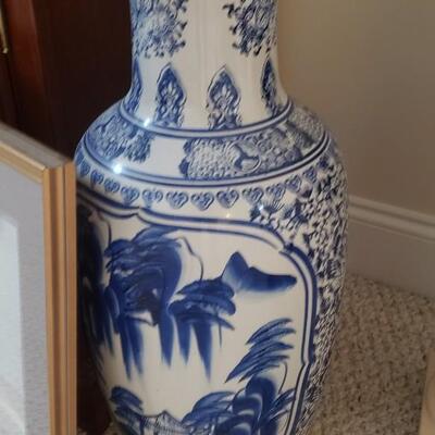 Blue & white vase