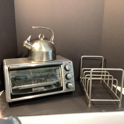 3107 Black and Decker Toaster Oven, Stainless Tea Kettle, and Rack