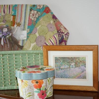 GROUPING OF FIVE DECORATIVES TO INCLUDE BASKET WITH LAP QUILT, DECORATIVE BOX, PRINT MONEY STYLE