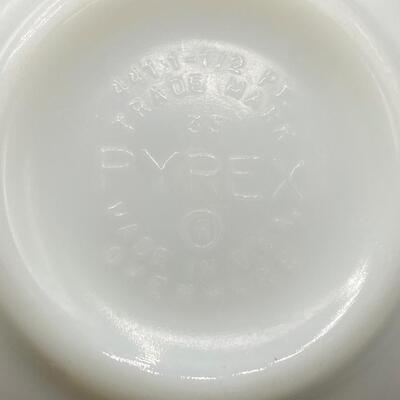 Vintage PYREX Small Mixing Bowl 441 Early American