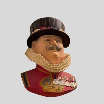 Bossons Chalkware Beefeater Yeoman of the Guard Head