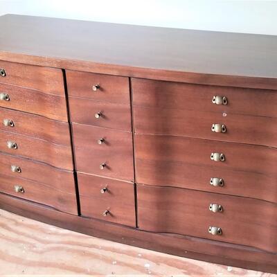 Lot #117 Contemporary Dresser - 9 drawers