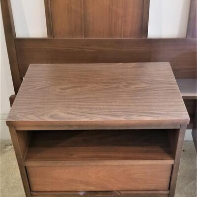 Lot #120  MidCentury Modern Headboard/Footboard with 2 Nightstands