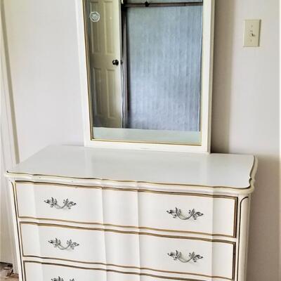 Lot #130  Vintage French Provincial Style Dresser