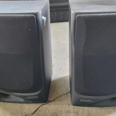 Kenwood stereo and speakers