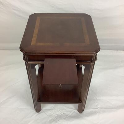 3125 Vintage Chinese Chippendale End Table by Lane