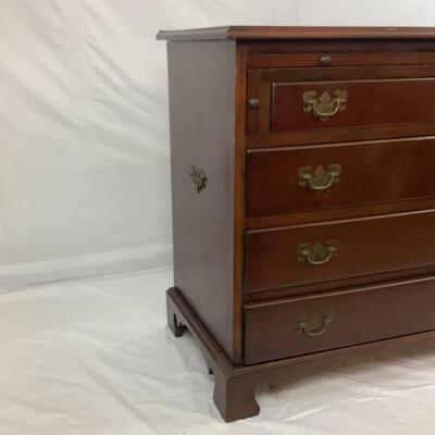 3140 Mahogany Chippendale Style Graduated 4 Drawer & Pullout Desk, Chest