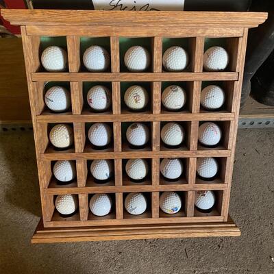 Golf ball holder with balls
