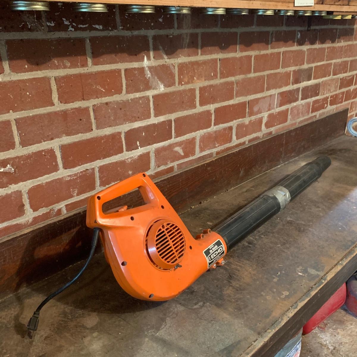 Electric Power Blower and Weed Eater w/ Two Extension Cords (GHS