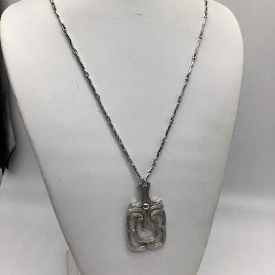 Vintage Avon Silver Tone Necklace with Pendant