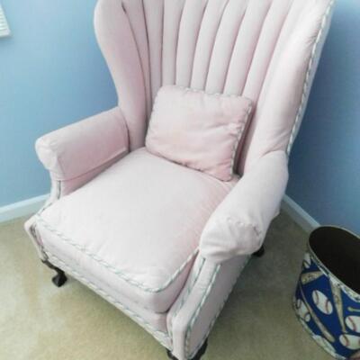 Upholstered Wing Back Chair with Tufted Back