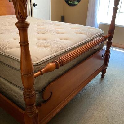 Rare Find Vintage Maple 3 Piece Bedroom Set