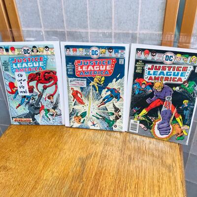 Lot of 3 Justice League of America