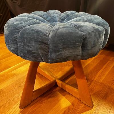 Heywood Wakefield "Sculptura" Tufted Maple Swivel Stool, 1950s