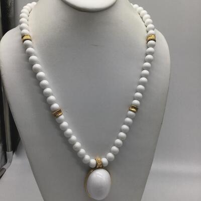 Vintage White Fashion Necklace