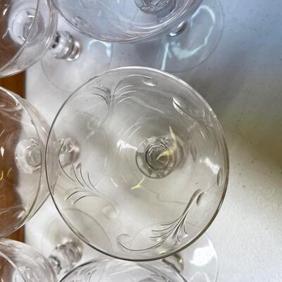 6 Piece Vintage Glassware Set