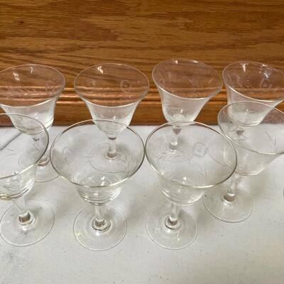 8 Piece Glass Set