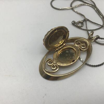 Vintage Locket Necklace. Gold Tone. With silver Tone Chain