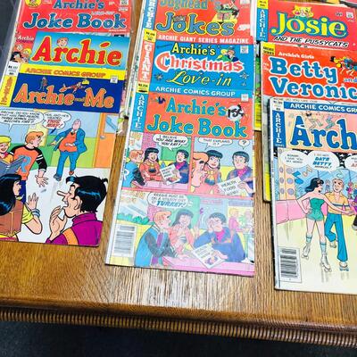 Lot of 23 ARCHIE & the Gang Comic Books