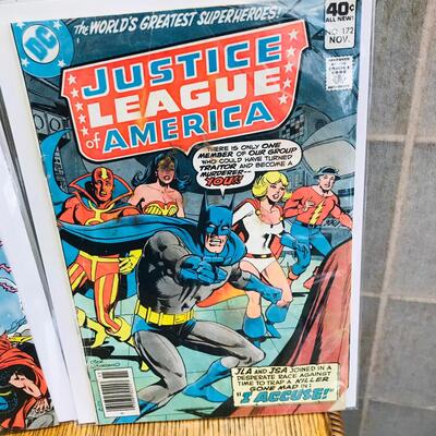 Lot of 7 Assorted Comics