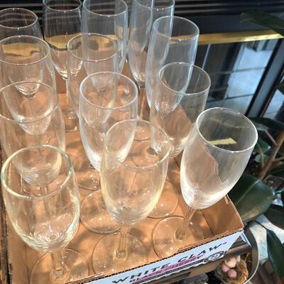 L24- various wine & champagne glasses