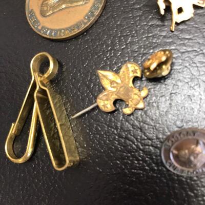 Lot of metal Boy Scout pins & other