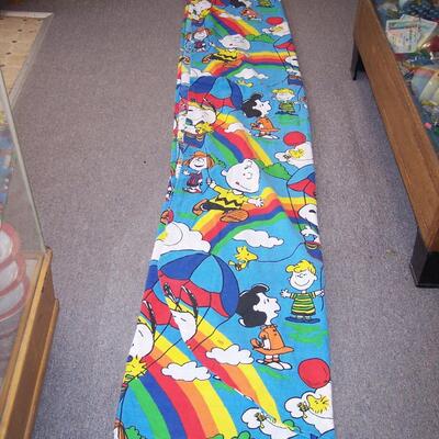 Peanuts Gang Rainbows Material