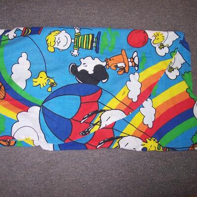 Peanuts Gang Rainbows Material