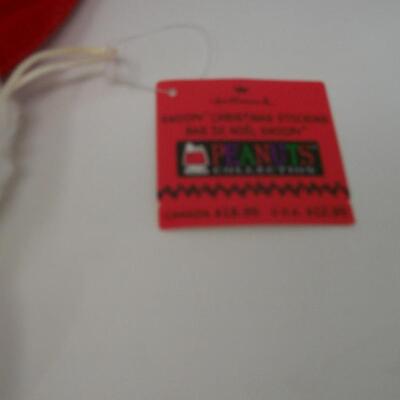 NOS SNOOPY Hugging Woodstock Christmas Stocking w/ Santa Hat