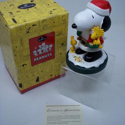 Hallmark THE PEANUTCRACKER Snoopy Santa Nutcracker