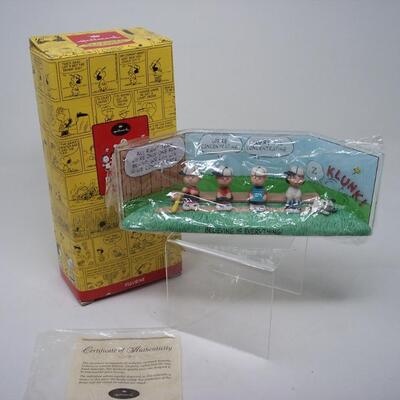 Hallmark Figure THE WINNING TEAM