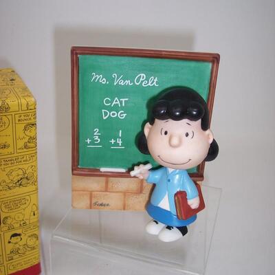 Hallmark Figure Ms Van Pelt LUCY teaching
