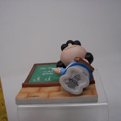 Hallmark Figure Ms Van Pelt LUCY teaching