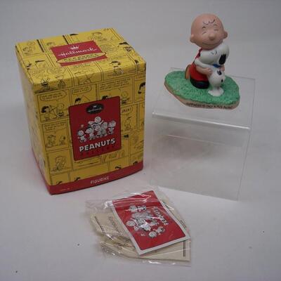 Hallmark Porcelain Figure HUGS Charlie hugging Snoopy