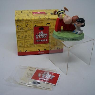 Hallmark FALL BALL Lucy stealing the football