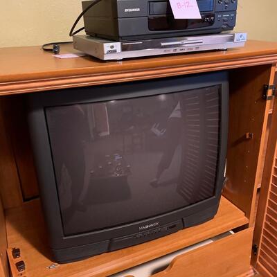 B12-Box TV, VCR and DVD player | EstateSales.org