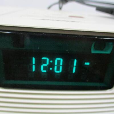 Bose Wave Radio AM/FM Radio/AUX/Alarm Clock Model AWR1-1W